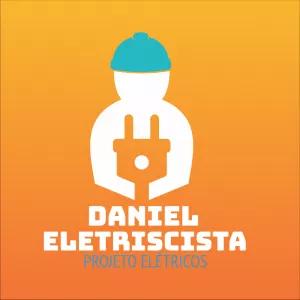 Logo Eletricista Profissional para Editar Online